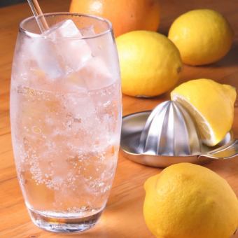 Kirin Ichiban Shibori and freshly squeezed lemon sour are also available. [All-you-can-drink] 120 minutes (last order 90 minutes) [All-you-can-drink] ⇒ 1,980 yen (tax included)