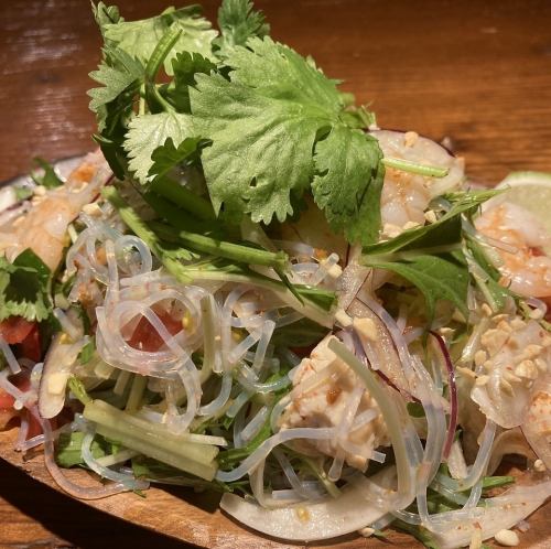 Thai-style Vermicelli Salad with Shrimp and Chicken Fillet