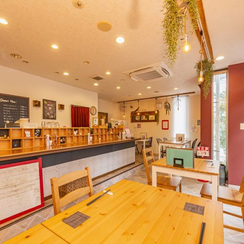 落ち着いた雰囲気の店内◎