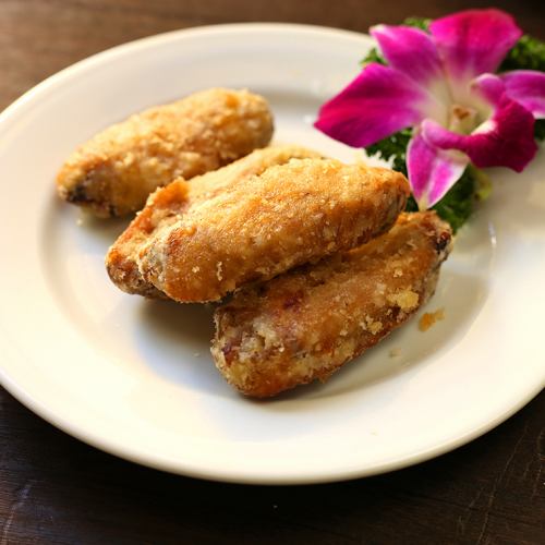 鶏足 검은 콩 찜 / 튀김 닭 날개
