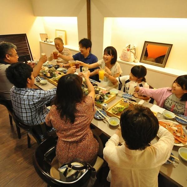 We have rooms that can be selected according to the scene, such as large and small banquets, memorial services, entertainment, dates, etc.Please enjoy the delicious local fish of Tokushima slowly.
