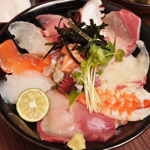 Specialty seafood bowl (comes with miso soup)