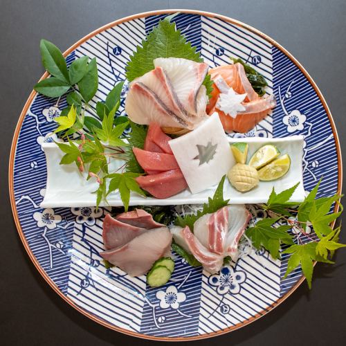 お刺身盛合せ(2～3人前)