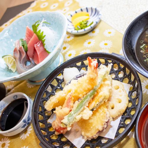 お造り三種と天ぷらの定食