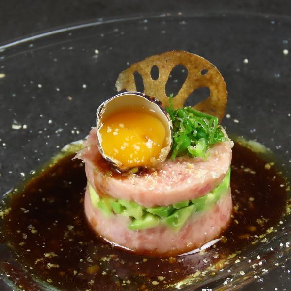 名物マグロユッケをこだわりの空間でご賞味ください♪当店は、掘りごたつ席で半個室のお席もご用意!グループや女子会、会社の部署飲みなど各種用途にご利用いただけます。当店は旬の食材や季節の野菜を使用し、リーズナブルな価格で料理、ドリンク共にご提供しております。急遽決まった飲み会や宴会にもご利用頂けます。