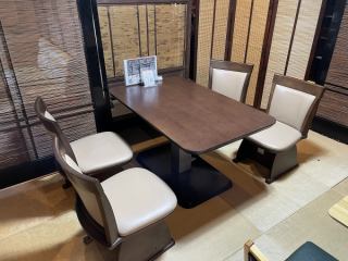 テーブル席　4人用