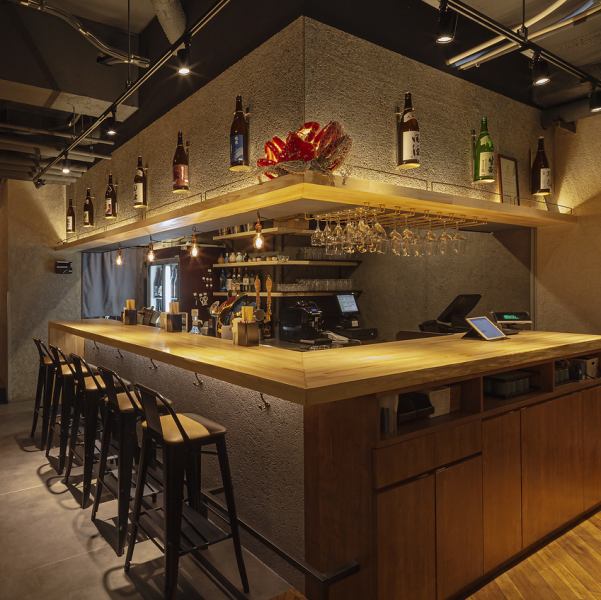 [Counter seats available] The interior is comfortable with moderately bright lighting.There are also several counter seats where you can relax even if you are alone.For a quick drink, you are welcome to use our second restaurant! Also open for lunch every day [Lunch 11:30~/Dinner 17:00~]