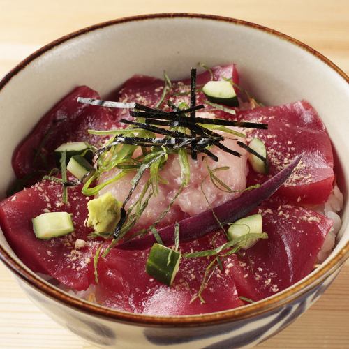 本マグロ漬けとネギトロ丼