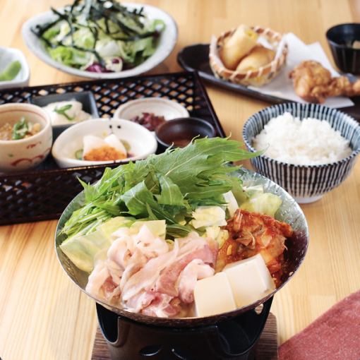 丸海屋の小鍋ランチ「約30品副菜オーダーバイキング付」2,300円⇒2,000円(税込)！！