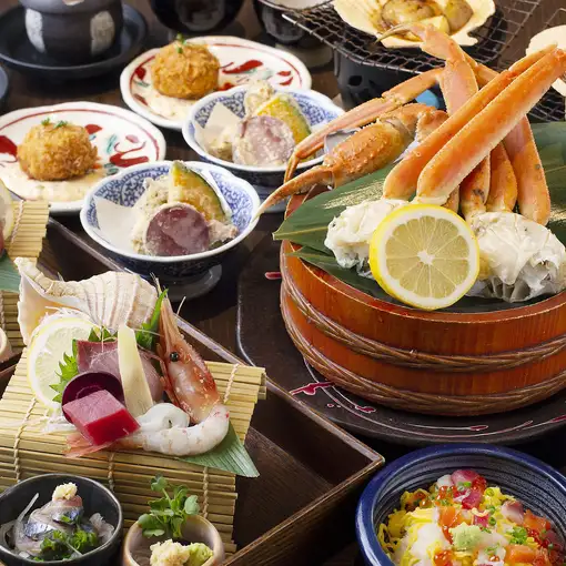 豪華帝王蟹套餐（8,000日圓），含120分鐘無限暢飲（共8道菜）