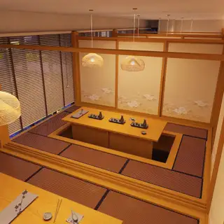 間接照明が優しく灯る和を基調とした個室空間でゆっくりと時が経つのをお愉しみください！