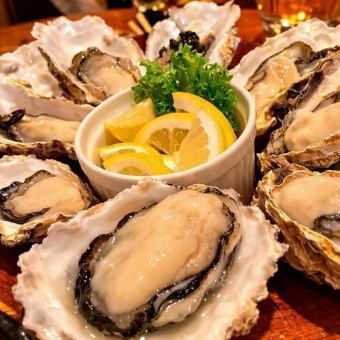 むっ茶ん名物牡蠣フラワー 生牡蠣7個（新鮮な生牡蠣7個を花のように豪華に盛り付けた映える一皿です）