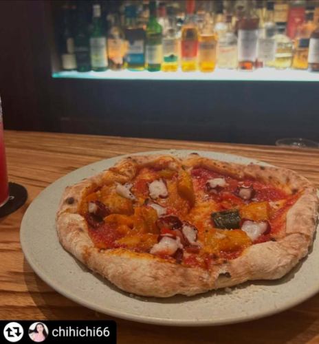 ご来店、ご紹介ありがとうございます✨

#リポスト - @chihichi66 
＊
【SelVaggio Forno 石窯 Dining×Bar】

神戸岡本にあるこちらのお店
本格的な石窯で焼くお料理が
いただける✨

今回いただいたのは
夏のメニュー

◎ハモと水茄子の大葉ジェノベーゼピザ
◎明石たこと夏野菜の菜園風ピザ山椒味
◎本日の釜焼き野菜
　　ズッキーニ、水茄子、万願寺とうがらし
　　スナップエンドウ、おくら
◎鶏もも肉の焼
　　針生姜と中国醤油ソース

どのお料理もとっても美味しく
特にハモと水茄子のジェノベーゼ大葉
ピザがとっても美味しかった🎵
水茄子とハモの組み合わせが最高💫
ピザなのにあっさりヘルシーで
生地もモチモチ、焼きたてで堪能
しました🥰
石窯で焼かれたお料理は素材の
味をひきたててくれてとっても
美味しかったです💫

天井5mの広々としたお洒落な
店内でカウンター、ソファー席もあって
ゆったり過ごせました♪
400種類以上のお酒とノンアルコールも
充実しています✨
心地よい雰囲気のダイニングバー
💫SelVaggio Forno

@selvaggio6655 

………
神戸市東灘区岡本1丁目3-17
パッセージ岡本 2F

アクセス：摂津本山駅 徒歩3分／
岡本駅徒歩3分

電話番号：078-452-1817
………

#selvaggioforno #神戸イタリアン
#神戸グルメ #セルバッジョ #東灘グルメ
#神戸岡本 #石窯料理 #PR