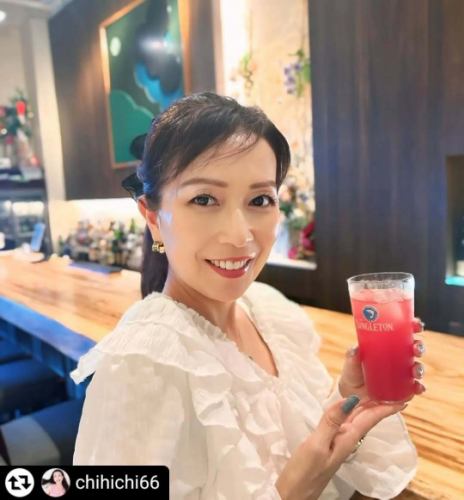 ご来店、ご紹介ありがとうございます✨

#リポスト - @chihichi66 
＊
【SelVaggio Forno 石窯 Dining×Bar】

神戸岡本にあるこちらのお店
本格的な石窯で焼くお料理が
いただける✨

今回いただいたのは
夏のメニュー

◎ハモと水茄子の大葉ジェノベーゼピザ
◎明石たこと夏野菜の菜園風ピザ山椒味
◎本日の釜焼き野菜
　　ズッキーニ、水茄子、万願寺とうがらし
　　スナップエンドウ、おくら
◎鶏もも肉の焼
　　針生姜と中国醤油ソース

どのお料理もとっても美味しく
特にハモと水茄子のジェノベーゼ大葉
ピザがとっても美味しかった🎵
水茄子とハモの組み合わせが最高💫
ピザなのにあっさりヘルシーで
生地もモチモチ、焼きたてで堪能
しました🥰
石窯で焼かれたお料理は素材の
味をひきたててくれてとっても
美味しかったです💫

天井5mの広々としたお洒落な
店内でカウンター、ソファー席もあって
ゆったり過ごせました♪
400種類以上のお酒とノンアルコールも
充実しています✨
心地よい雰囲気のダイニングバー
💫SelVaggio Forno

@selvaggio6655 

………
神戸市東灘区岡本1丁目3-17
パッセージ岡本 2F

アクセス：摂津本山駅 徒歩3分／
岡本駅徒歩3分

電話番号：078-452-1817
………

#selvaggioforno #神戸イタリアン
#神戸グルメ #セルバッジョ #東灘グルメ
#神戸岡本 #石窯料理 #PR
