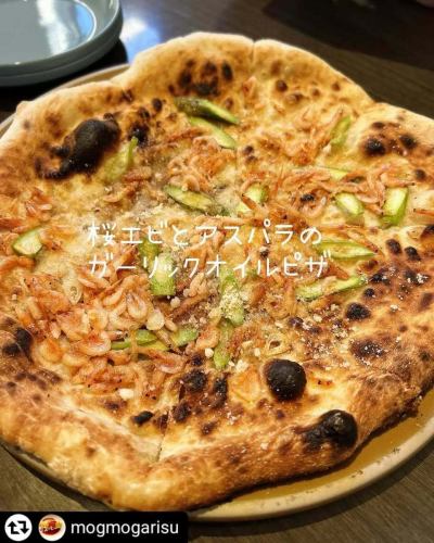 ご来店、ご紹介ありがとうございます✨

#リポスト - @mogmogarisu 
SelVaggio Forno(石窯)Dining×Bar
@selvaggio6655 

〒658-0072
兵庫県神戸市東灘区岡本1-3-17 
パッセージ岡本 2F
078-452-1817

営業時間	【月～木・日・祝】
17:00～翌3:00

【金・土・祝前日】
17:00～翌5:00

～22:00 ディナータイム（禁煙）
22:00～ バータイム（喫煙可）

※全フードメニューは24:00まで提供

定休日	年中無休

JR神戸線 摂津本山駅 徒歩3分
阪急神戸線 岡本駅 徒歩3分

クレジットカード利用	カード可
（JCB、AMEX、Diners、VISA、Master）
電子マネー可

#SelVaggioForno #摂津本山駅 #摂津本山ご飯 #摂津本山イタリアン #岡本駅 #岡本駅周辺 #神戸イタリアンディナー
#神戸グルメ#釜焼きピッツァ #釜焼きグルメ#バー
#お酒が楽しめる