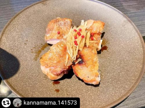 ご来店、ご紹介ありがとうございます✨

#リポスト - @kannamama.141573 
〈隠れ家的イタリアンダイニング＆バー〉

らせん階段を登って

扉をあけたら　びっくりしちゃった！

そこは　本当に　バー

カウンターが　目に飛び込んできた

でも　奥には　テーブル席も

⚫︎本日の釜焼き野菜

ズッキーニ　水ナス　万願寺とうがらし

オクラ　えだまめ

どれも　甘みがあって

ひきたてられてる感じ

⚫︎明石タコと夏野菜の菜園風ピザ山椒風味

タコが　ごろごろ

野菜も　大きくて　いい感じ

パプリカとズッキーニ

⚫︎水牛モッツァレラのマルゲリータ

チーズがおいしいって　娘っ子

子連れでも　ちょっとずつ

大人なお店に　行けるようになってきた

今度は夫婦だけで　カウンターで

カクテルを　楽しみたいな

*-*-*-*-*-*-*-*-*-*-*-*-*-*-*-*-*-*-*-*-*-*-*-*-*-*-*- 

SelVaggio Forno(石窯)Dining×Bar

〒658-0072
兵庫県神戸市東灘区岡本1-3-17 パッセージ岡本 2F

078-452-1817

*-*-*-*-*-*-*-*-*-*-*-*-*-*-*-*-*-*-*-*-*-*-*-*-*-*-*- 

#SelVaggioFornoDining
#摂津本山イタリアン
#摂津本山バー
#岡本イタリアン
#岡本バー