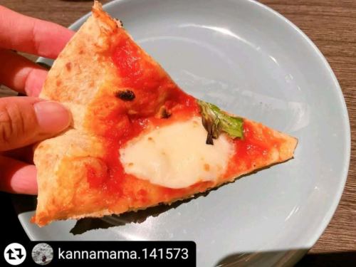 ご来店、ご紹介ありがとうございます✨

#リポスト - @kannamama.141573 
〈隠れ家的イタリアンダイニング＆バー〉

らせん階段を登って

扉をあけたら　びっくりしちゃった！

そこは　本当に　バー

カウンターが　目に飛び込んできた

でも　奥には　テーブル席も

⚫︎本日の釜焼き野菜

ズッキーニ　水ナス　万願寺とうがらし

オクラ　えだまめ

どれも　甘みがあって

ひきたてられてる感じ

⚫︎明石タコと夏野菜の菜園風ピザ山椒風味

タコが　ごろごろ

野菜も　大きくて　いい感じ

パプリカとズッキーニ

⚫︎水牛モッツァレラのマルゲリータ

チーズがおいしいって　娘っ子

子連れでも　ちょっとずつ

大人なお店に　行けるようになってきた

今度は夫婦だけで　カウンターで

カクテルを　楽しみたいな

*-*-*-*-*-*-*-*-*-*-*-*-*-*-*-*-*-*-*-*-*-*-*-*-*-*-*- 

SelVaggio Forno(石窯)Dining×Bar

〒658-0072
兵庫県神戸市東灘区岡本1-3-17 パッセージ岡本 2F

078-452-1817

*-*-*-*-*-*-*-*-*-*-*-*-*-*-*-*-*-*-*-*-*-*-*-*-*-*-*- 

#SelVaggioFornoDining
#摂津本山イタリアン
#摂津本山バー
#岡本イタリアン
#岡本バー