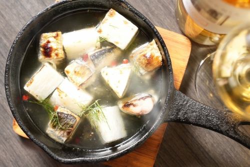 秋刀魚と長芋のアヒージョ　柚子胡椒風味