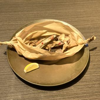 マテ貝とキノコのカルトッチョ（包み焼き）