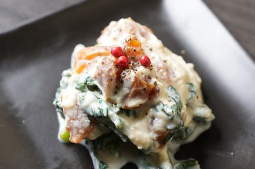 국화와 말린 감의 치즈 하얀 완화