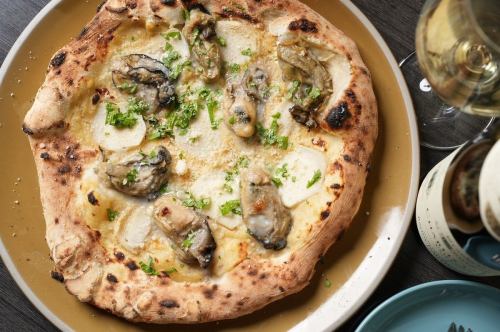 하룻밤 말린 굴과 고구마의 유자 된장 피자