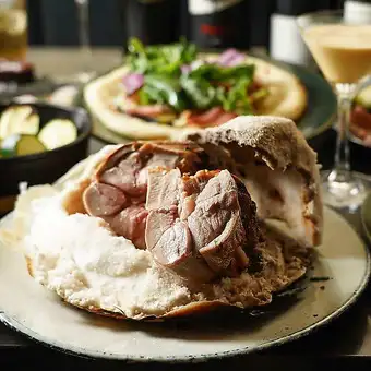 12/13~12/25【2H飲放付】メインは仔牛の塊肉塩釜焼き！石料理フルコース4500円(税込)