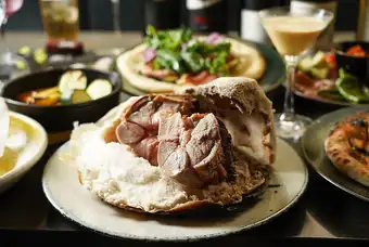 12/13~12/25【2H飲放付】メインは仔牛の塊肉塩釜焼き!石料理フルコース4500円(税込)