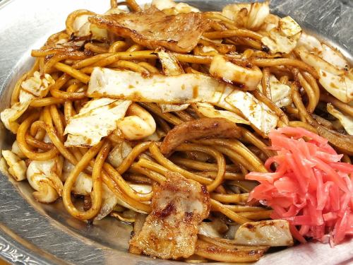 Yakisoba (with pork and squid)