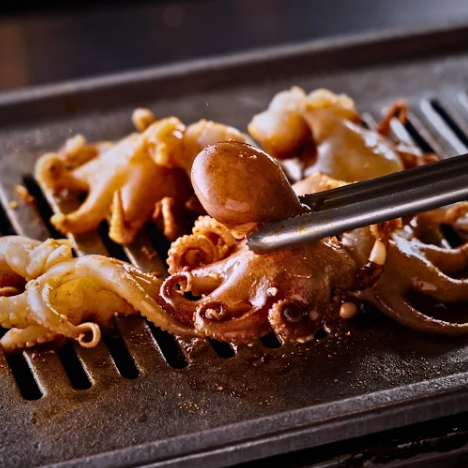 話題の【チュクミ】新鮮ぷりぷりイイダコ！新メニューも♪本場ならではの味を再現した焼き飯もおすすめ★
