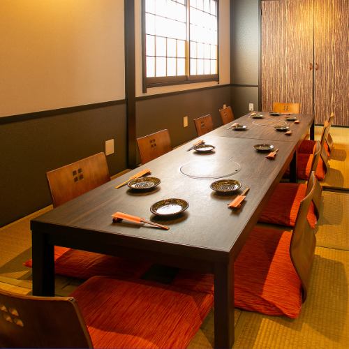 Private rooms with tatami mats can be connected and used as private rooms for large groups