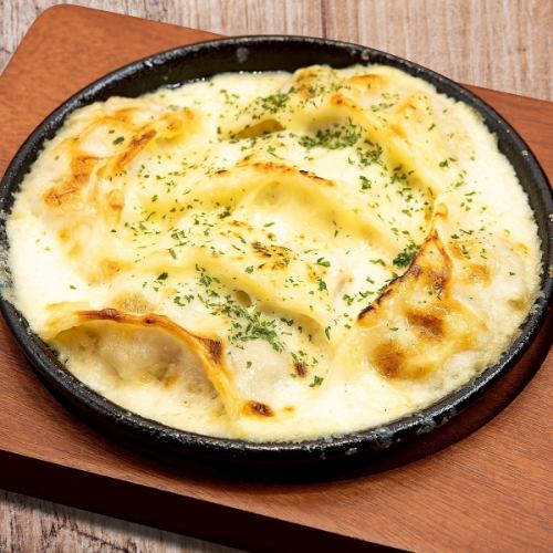 鉄板餃子グラタン