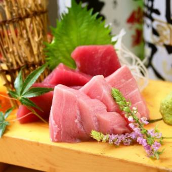 Two kinds of bluefin tuna (red meat, toro)
