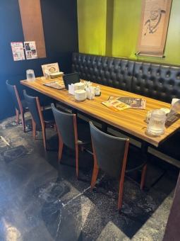 8名様テーブル席あります！車いす、ベビーカーのままでも座れます★配膳ロボで運べるのでお子様連れにもおすすめです！！