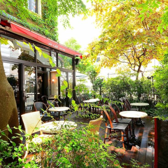 《Cafe & Dining》 Sakae, Yabamachi Station, 3 minutes on foot! Adult retreat cafe surrounded by greenery ♪