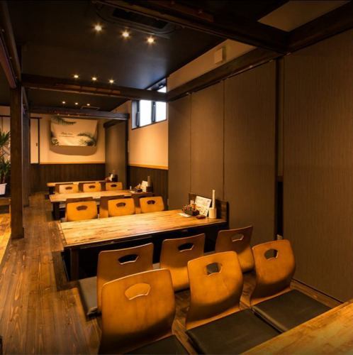 掘り炬燵席は最大18名まで半個室空間でご利用いただけます。
