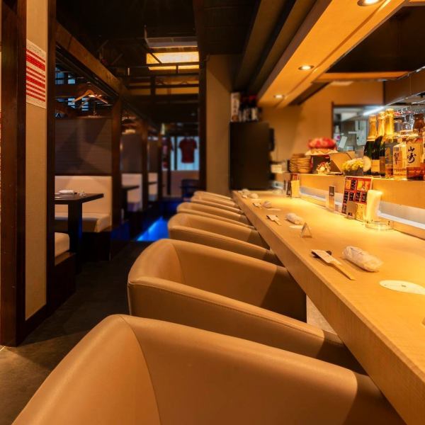 ≪Stylish counter seats≫ Even if you are alone, you are welcome! Great for a quick drink after work or on a date◎Enjoy our carefully selected creative dishes while enjoying the cooking process♪