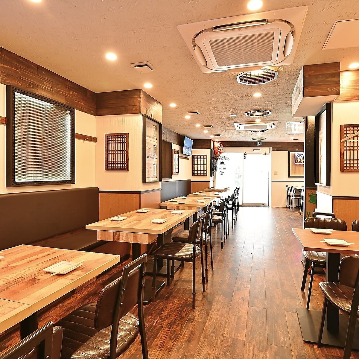 3 minutes walk from JR Funabashi Station. Banquets available for 20 to 35 people!