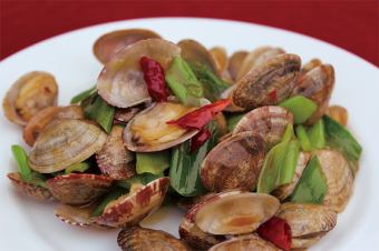 Stir-fried clams with soy sauce
