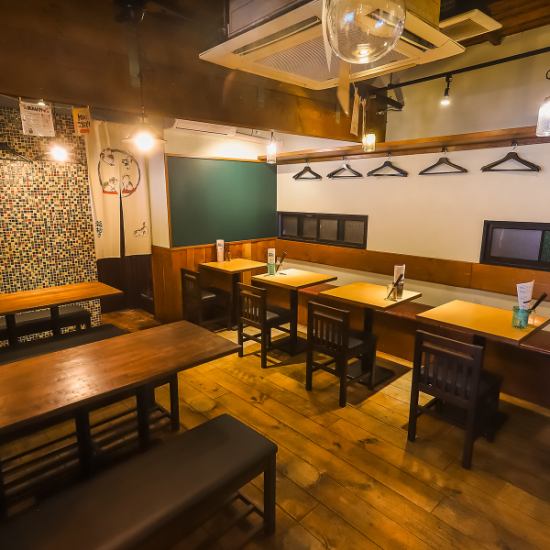 カウンターから料理の風景を見ながらお楽しみいただけます。