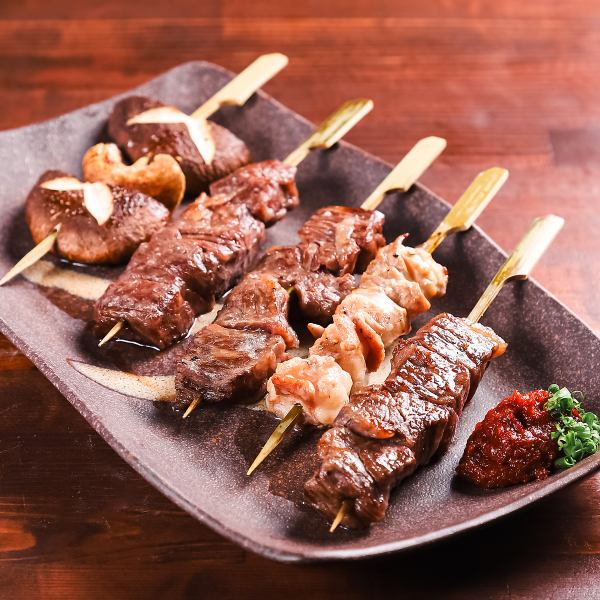 炭火でじっくり焼き上げる自慢の炭火料理