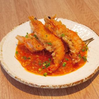 殻ごと食べれるエビチリ