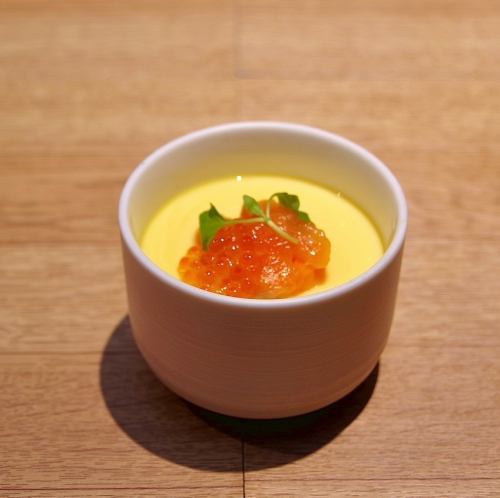 サーモンといくらの茶碗蒸し