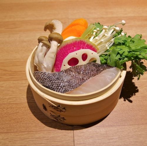 タラと季節野菜の蒸篭蒸し