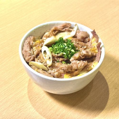 せせり炭火焼きの親子丼