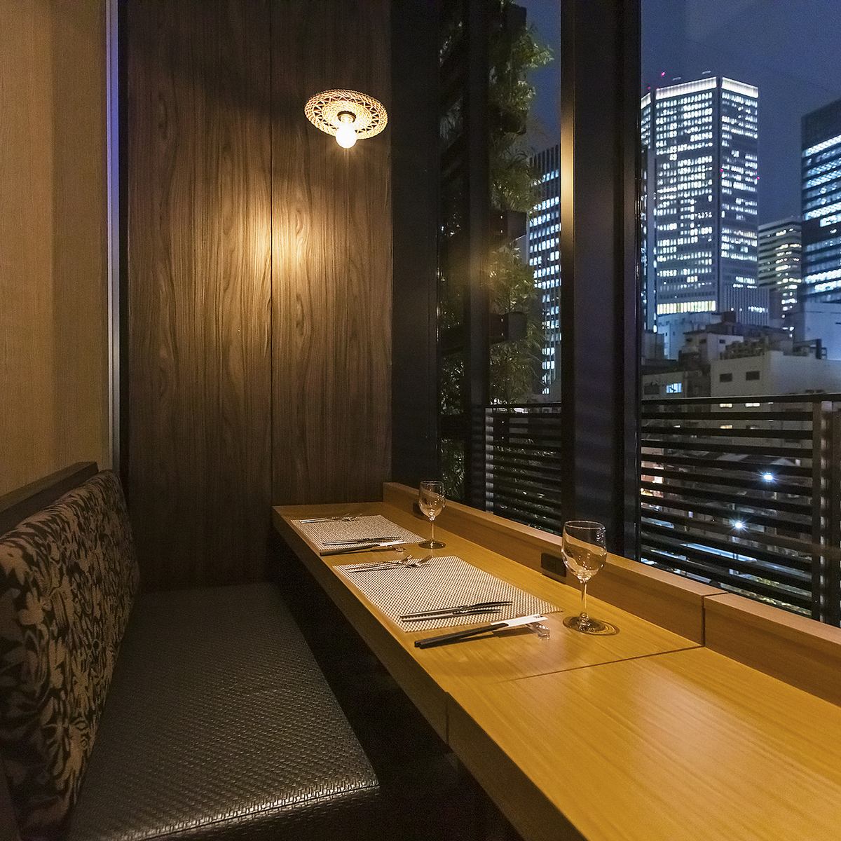 ホテルレストランで二人だけの時間をお過ごしいただけます。