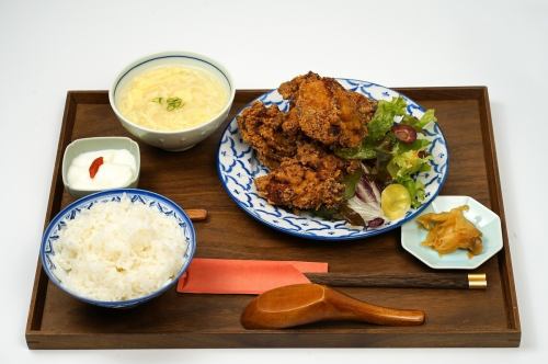 볼륨 만점! 본격 점심 식사로 대만족 ♪