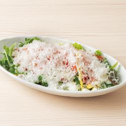 たっぷりチーズのオーシャンキングと玉子のシーザーサラダ