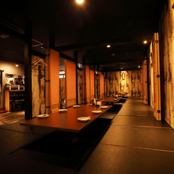 掘りごたつ式の個室は開放すると大宴会場に早変わり！最大40名様で、歓迎会や送別会等、各種ご宴会をお楽しみ頂けます。