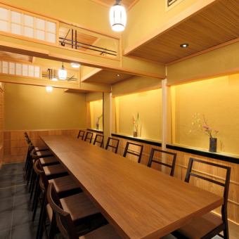 すべてのお部屋をつないで最大20名様ご利用可能です。お電話にてお気軽にお問い合わせくださいませ。