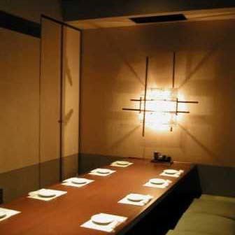 [We can prepare according to the number of people!] A completely private room with a door, which is rare in the Shimbashi / Uchisaiwaicho area.It is a izakaya specializing in chicken dishes in a calm atmosphere with jazz.Directly connected to Uchisaiwaicho Station, a 3-minute walk from Shimbashi Station, so it's easy to meet and return ♪ Completely private rooms for 2 to 60 people! Please contact us for lunch banquets! Is also possible!